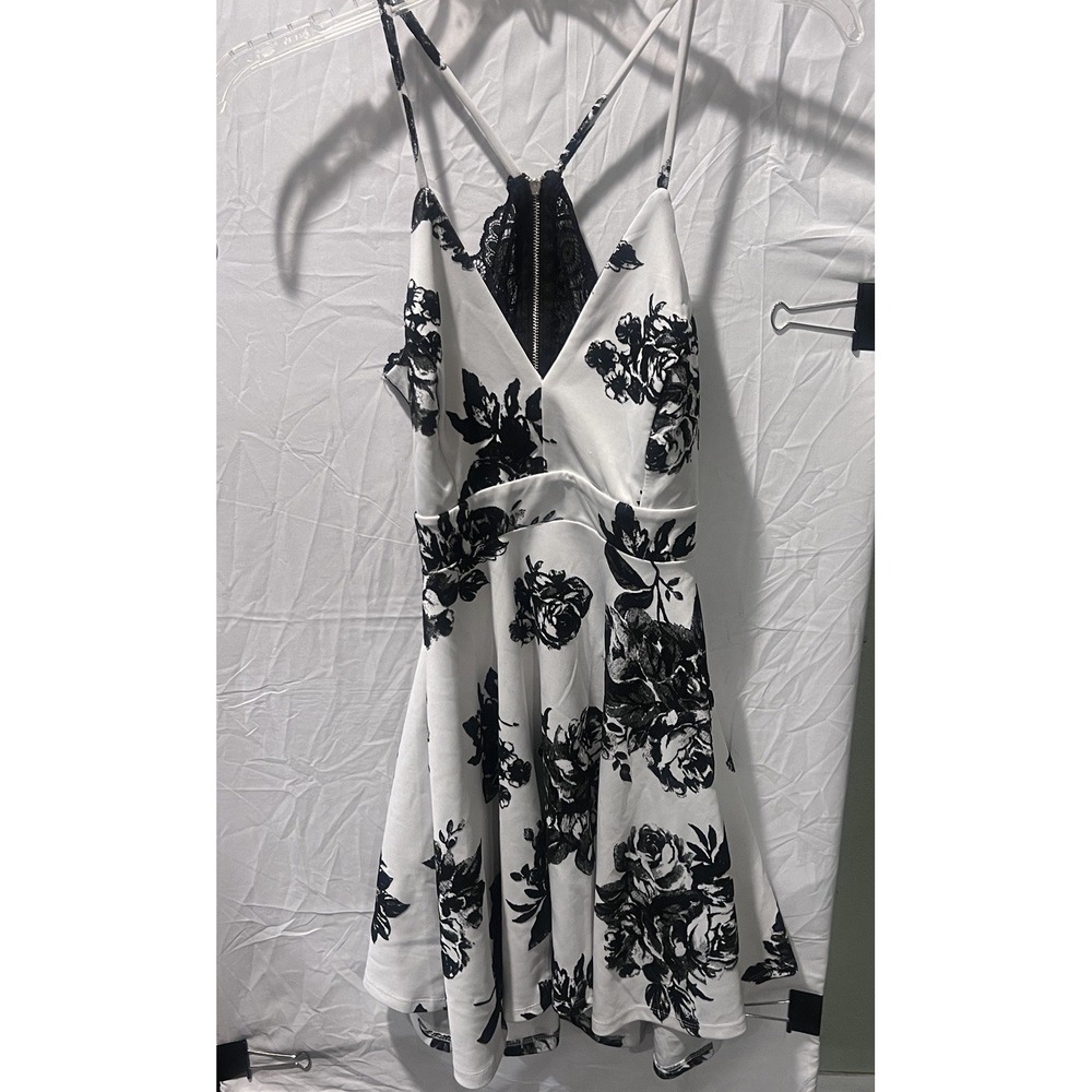Iris Short Formal Dress Medium White with Black Embossed Floral Design Lace Back